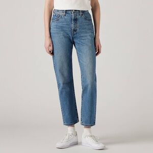 NWT Levi's 501 Original Cropped Jeans In A Blue Medium Wash Denim 32x26